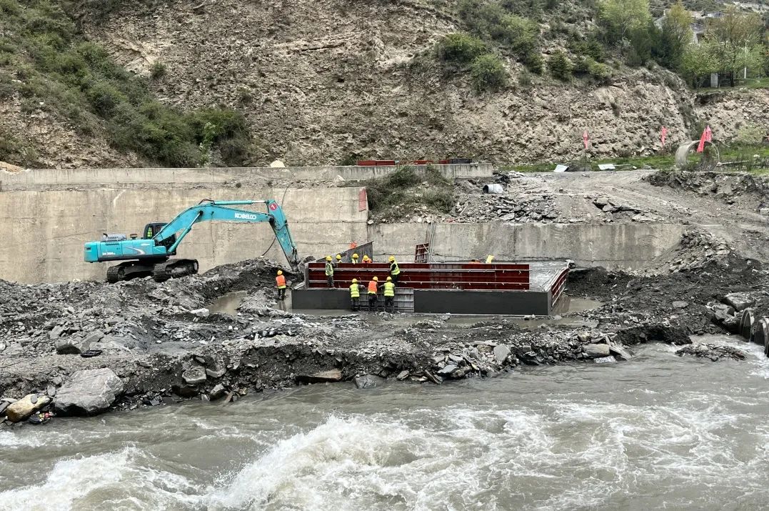 全力以赴搶險(xiǎn)保通——川交公司積極推動(dòng)G213線(xiàn)搶險(xiǎn)取得全面性勝利