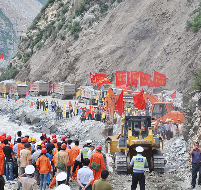 2011年，公司參與“7.3”都汶路羅圈灣搶險(xiǎn)南北兩線合攏。