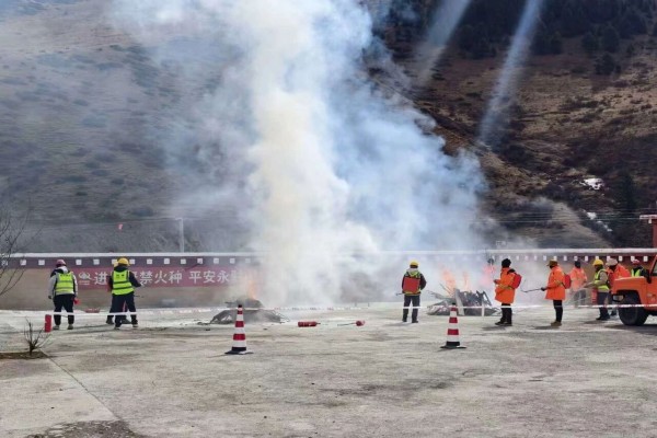 東龍路項目筑牢森林草原安全防線